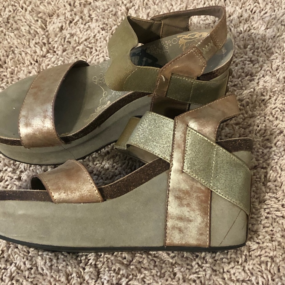 OTBT Gold Bushnell Wedges